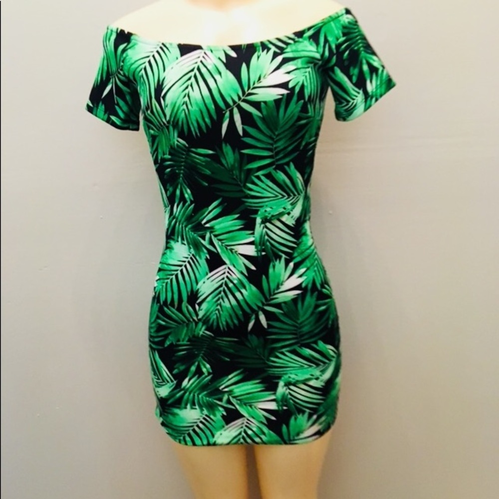Dress - Picture 2 of 7